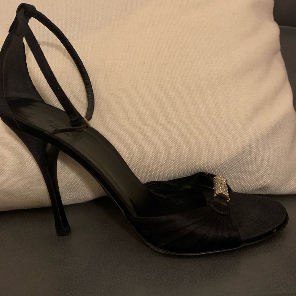 Gucci satin with crystals. Made in Italy